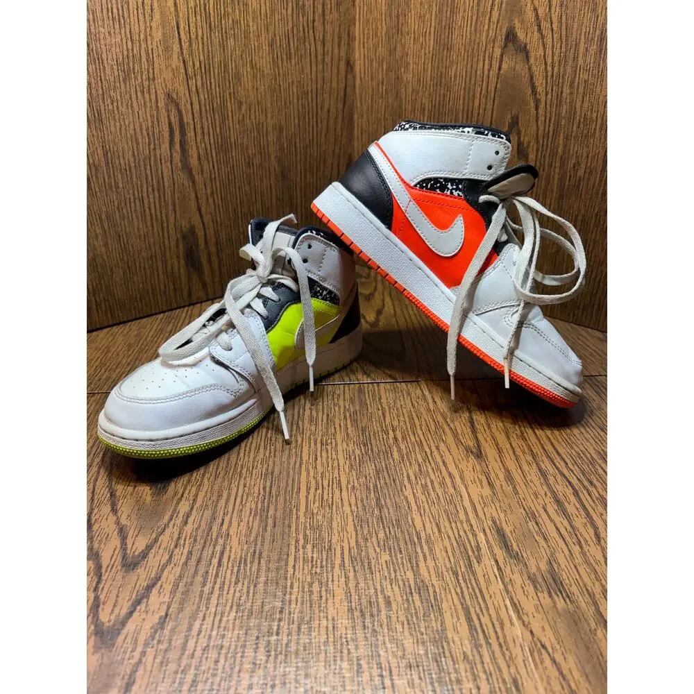 Nike Air Jordan 1 Mid GS Composition Notebook Volt and Orange Size 5Y - Picture 2 of 16